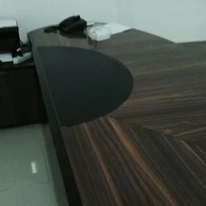 офисная мебель: стол,  приставка для техники,  конференс приставка,  шкаф