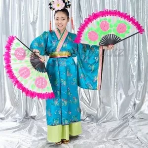 Взрослые национальные корейские костюмы в Астане