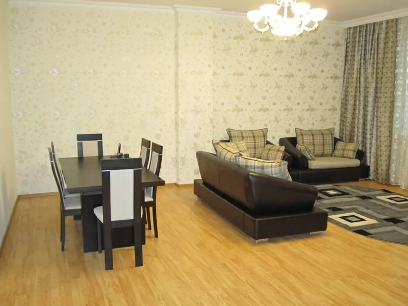 сдам 4 ком.кв,  Астана,  Кенесары,  ЖК Эмират,  180кв.м