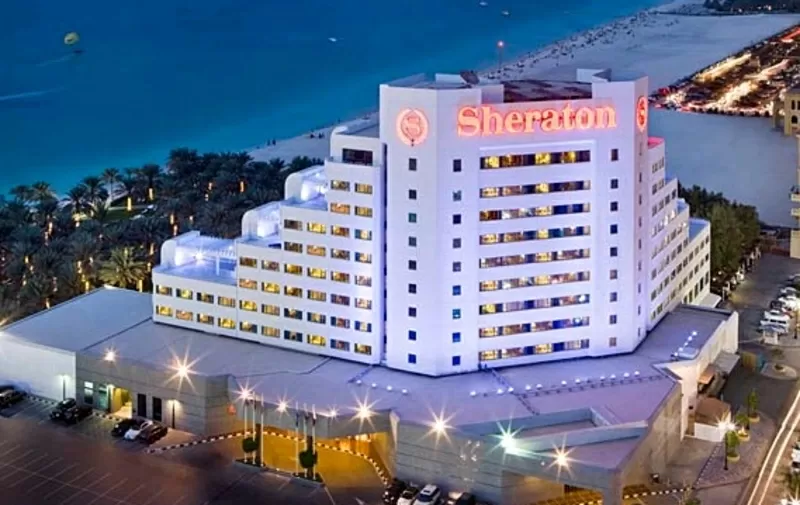 Работа в ОАЭ - фешенебельный центр отдыха Sheraton Jumeirah Beach Resort: официанты, хостесс,  бармен ,  ресепшионист.