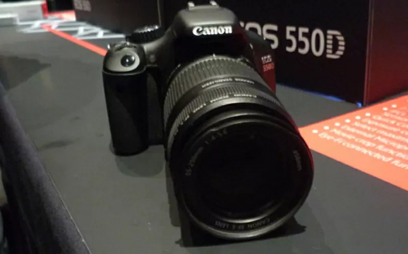 Canon EOS 550 D + EF-S 18-55,  EF 75-300