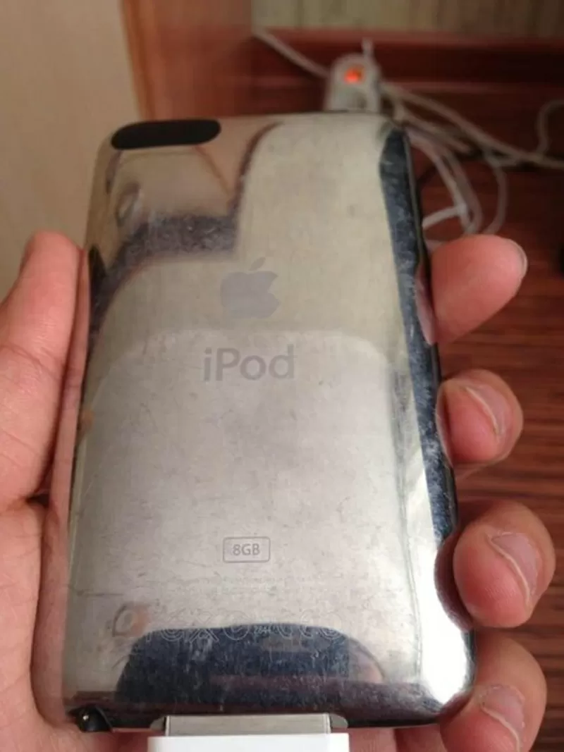 Продам iPod Touch 2th generation 2