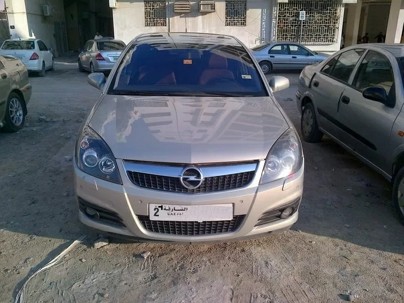 OPEL VECTRA 2010 MODEL FOR SALE (URGENT).