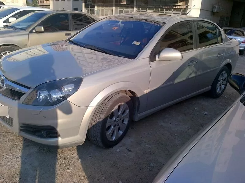 OPEL VECTRA 2010 MODEL FOR SALE (URGENT). 6