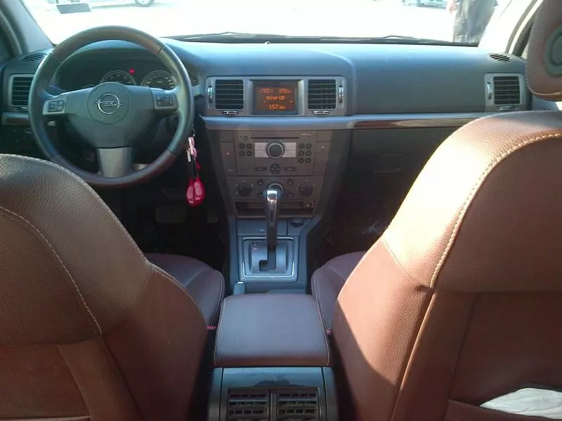 OPEL VECTRA 2010 MODEL FOR SALE (URGENT). 7