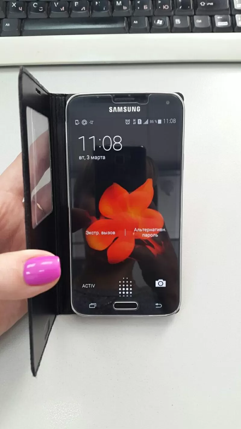 Продам телефон Samsung Galaxy S5 16 Gb в идеальном состоянии.