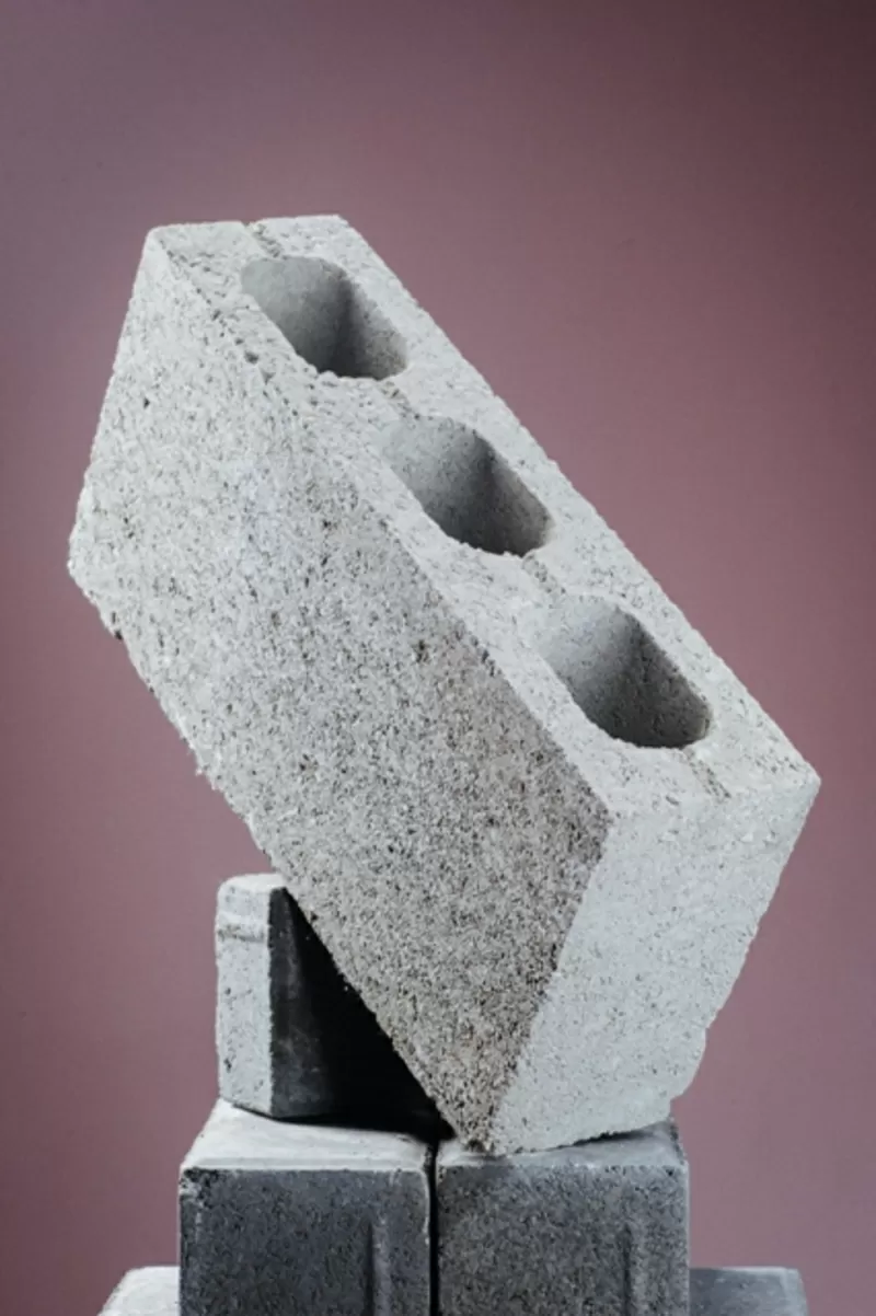 Блоки ячеистые стеновые и пескоблоки из  высококачественного сырья.