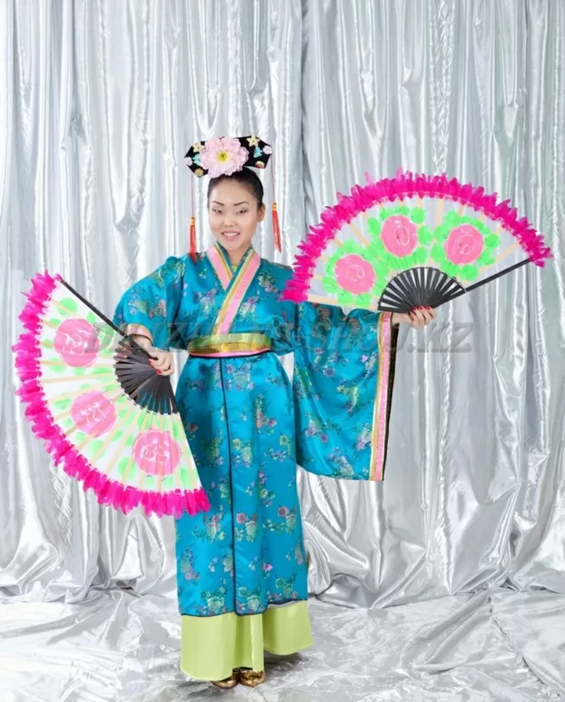 Взрослые национальные корейские костюмы в Астане