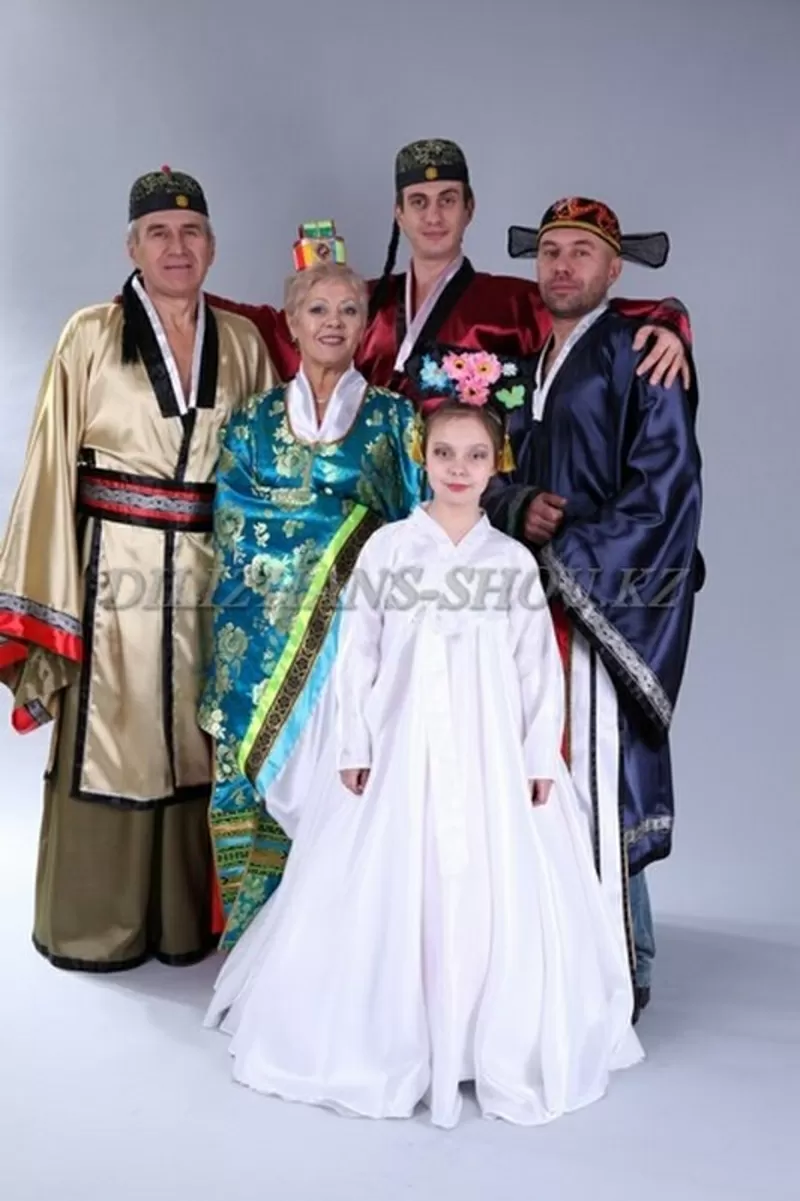 Взрослые национальные корейские костюмы в Астане 2