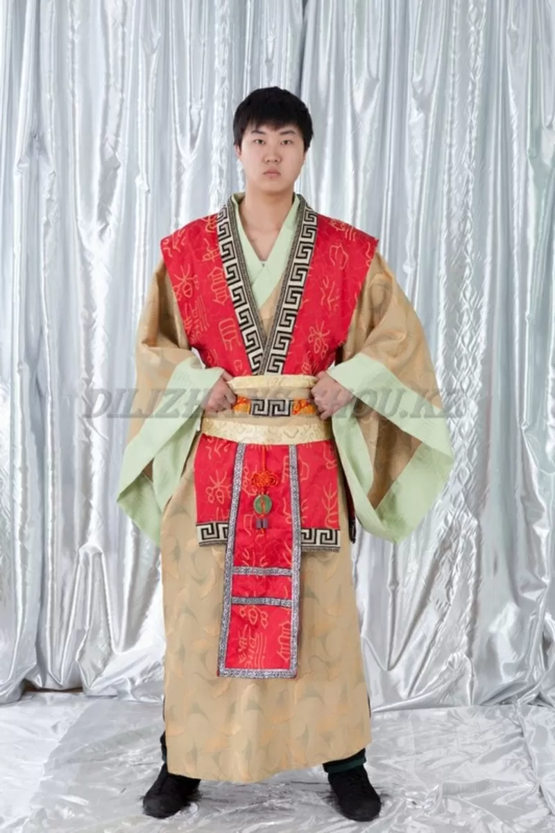 Взрослые национальные корейские костюмы в Астане 4