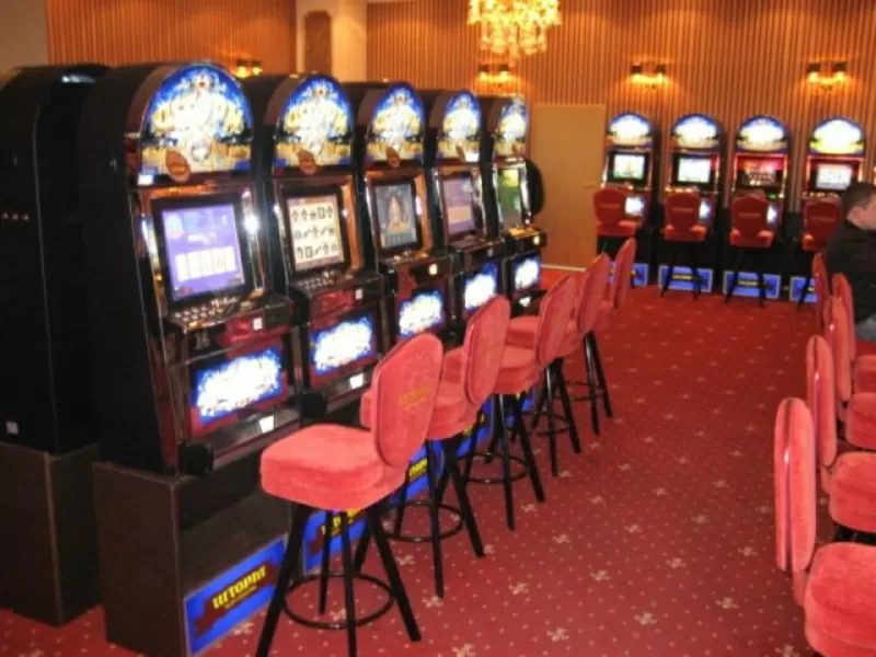 Стулья для казино,  залов игровых автоматов,  лотерейных и покерных клуб 2