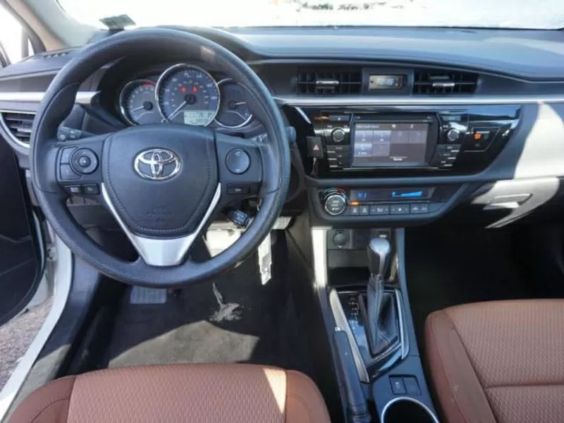 Toyota Corolla LE 2014 model. 3