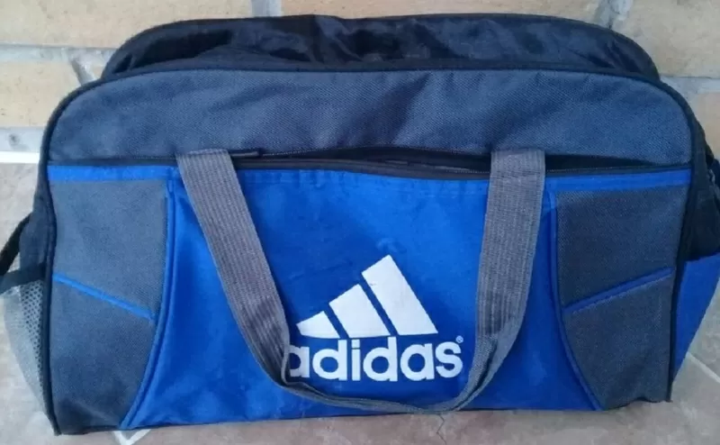 продам спортивную сумку Adidas