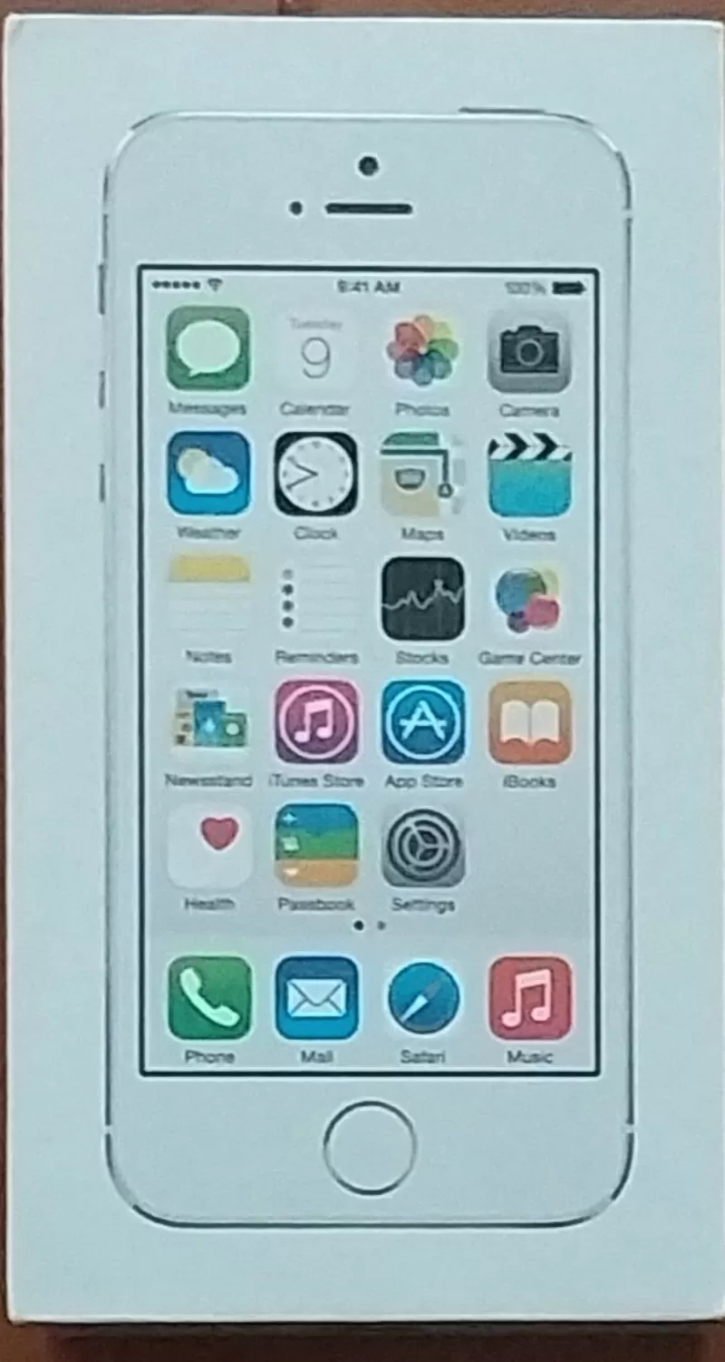 Продаю айфон 5с 16 Гб имеется коробка провод купленный работает хорошо 2