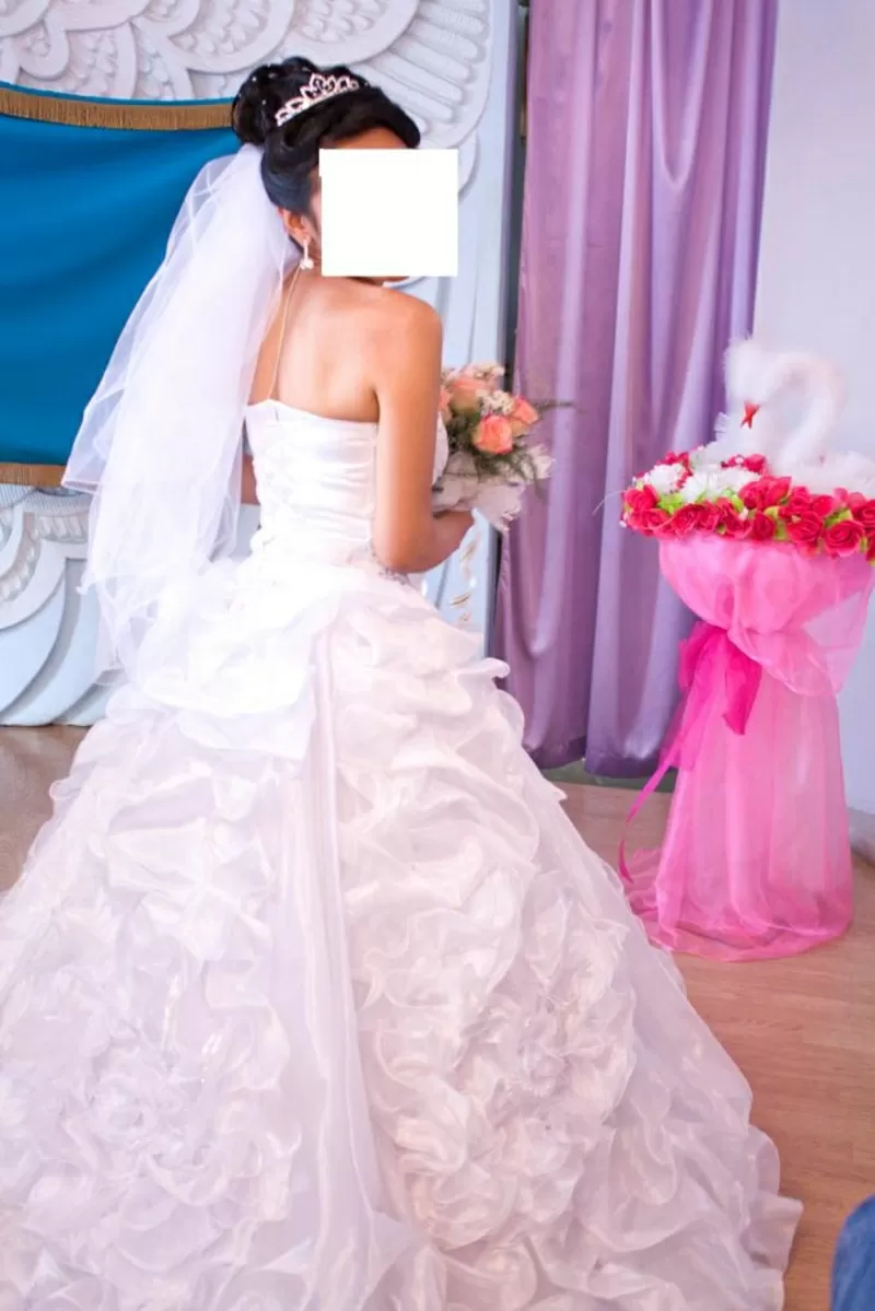 продам шикарное обалденное свадебное платье   в астане 3