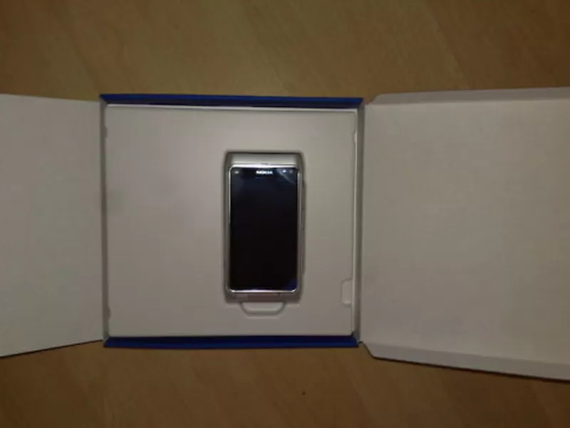 New Nokia N8 16GB made in Finland 2